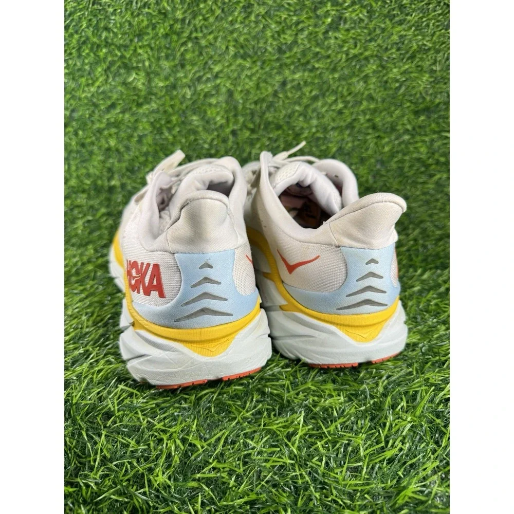 Hoka One One hoka one